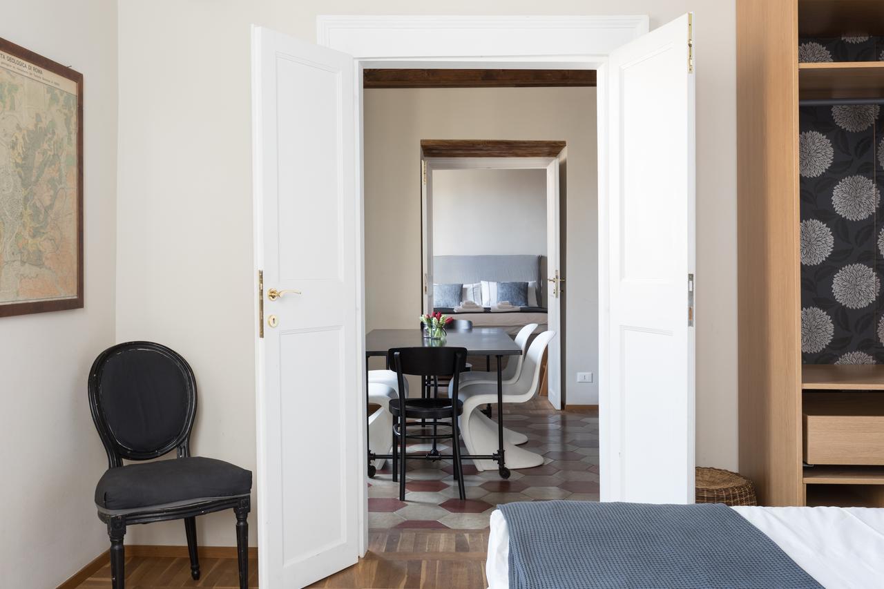 Mami'S Home Trastevere Apt With Private Terrace Rome Bagian luar foto