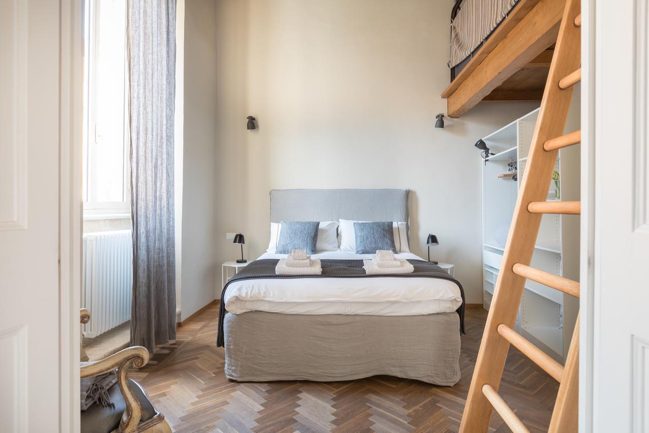 Mami'S Home Trastevere Apt With Private Terrace Rome Bagian luar foto
